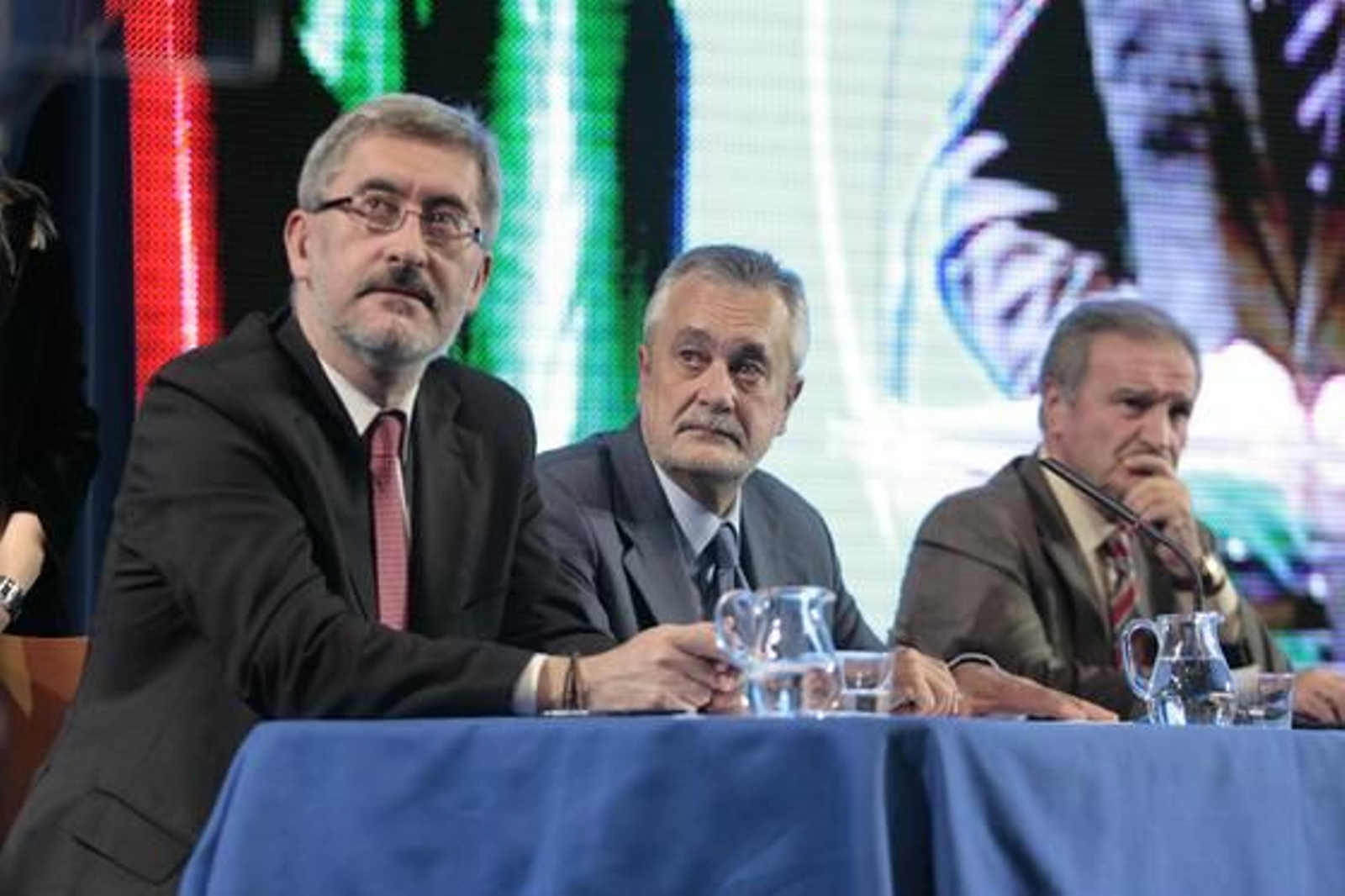 El consejero de la Presidencia, Antonio Ávila Cano, junto con el presidente de la Junta de Andalucía, José Antonio Griñán.  Foto: Juan Carlos Mu?