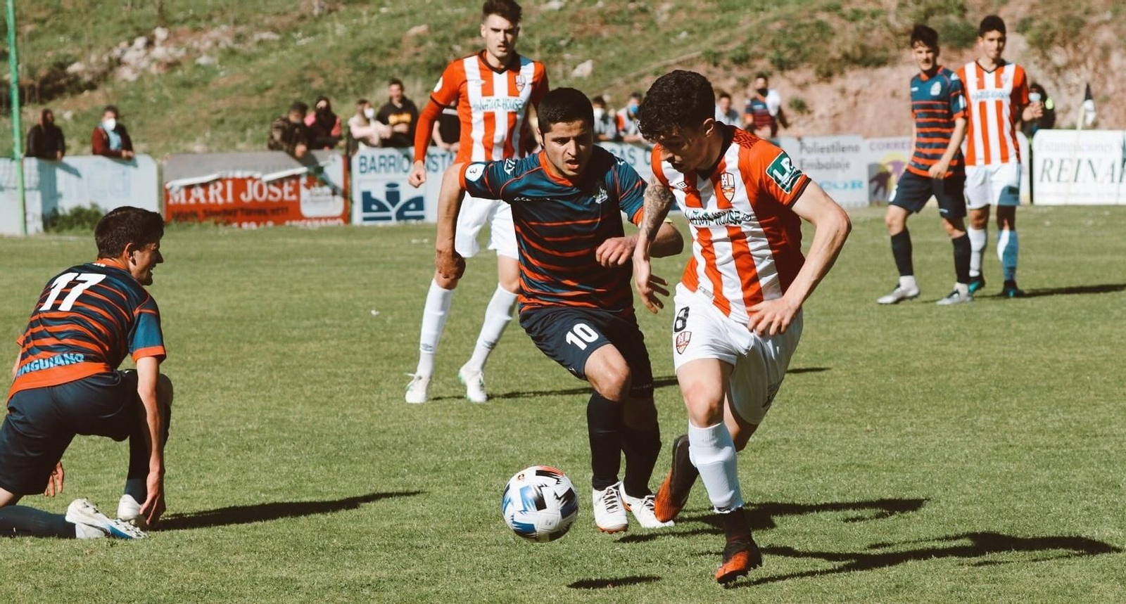 Adrián Ruiz, durante un partido con el UD Logroñés Promesas.