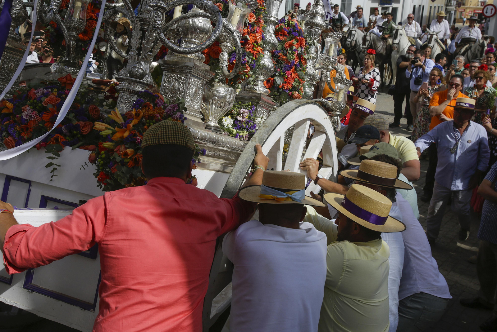 Paso de las Hermandades por Villamanrique