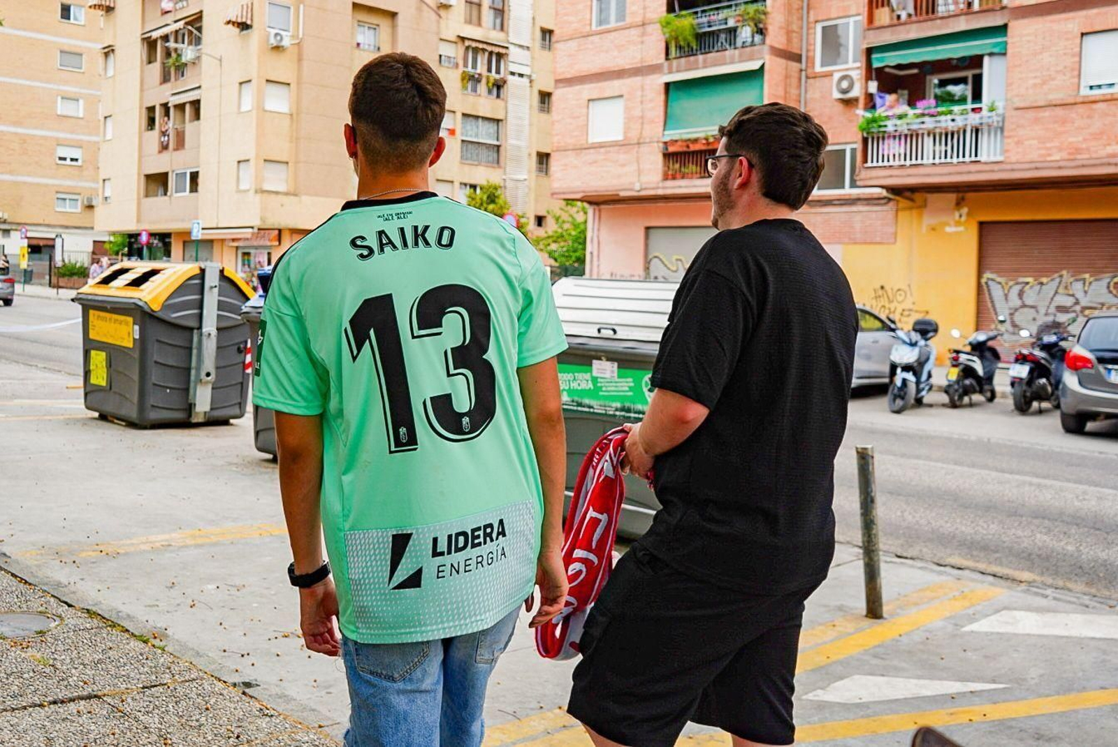 La llegada de Saiko a Los Cármenes, en imágenes