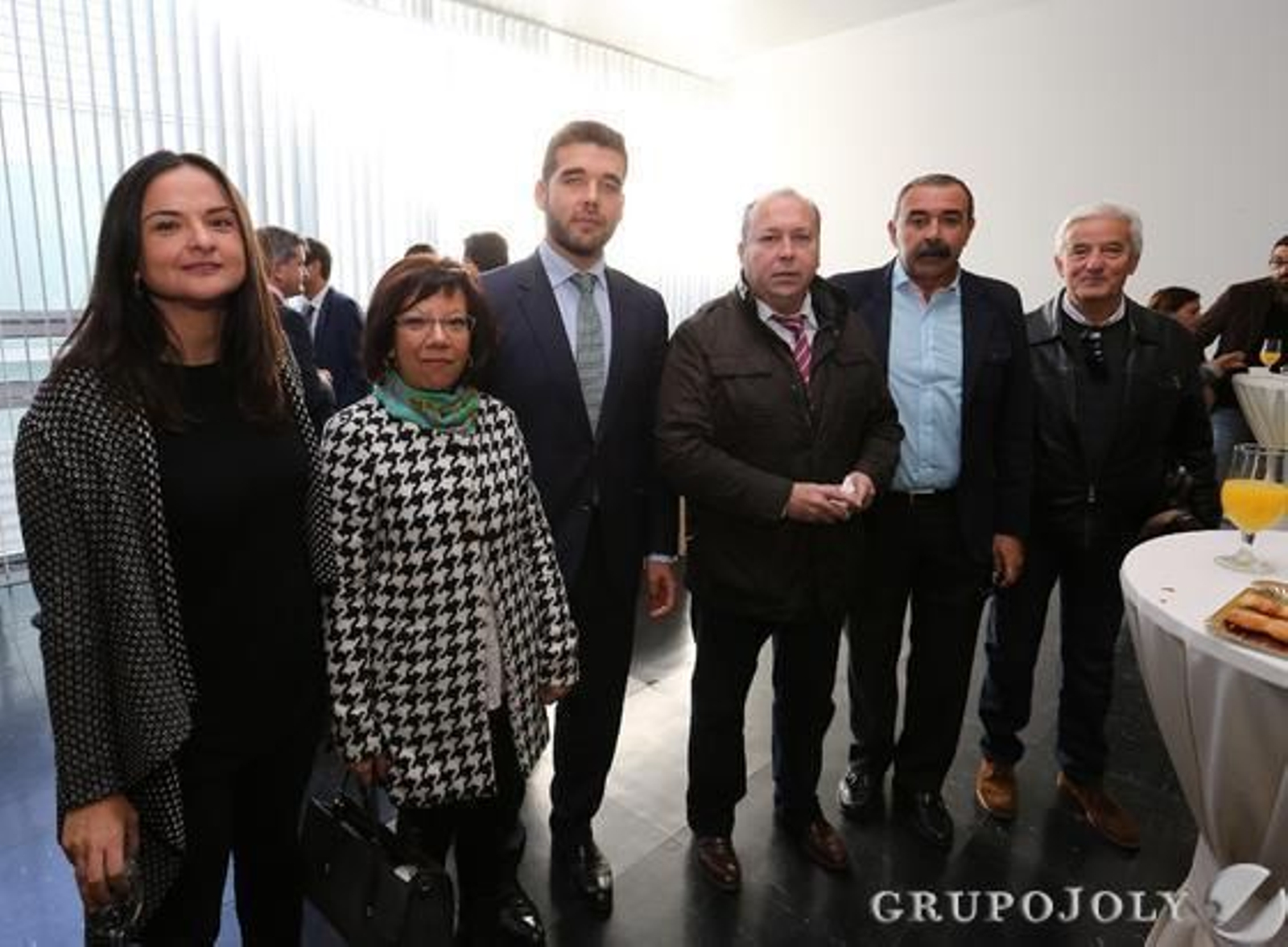 La ex concejala África Becerra; la edil socialista Carmen Collado, Rodolfo Hernández; el director comercial de Diario de Jerez, Benjamín Sánchez; Manuel García Perdigones y Diego Bello, del Club Nazaret.

Foto: Lobo / Pascual