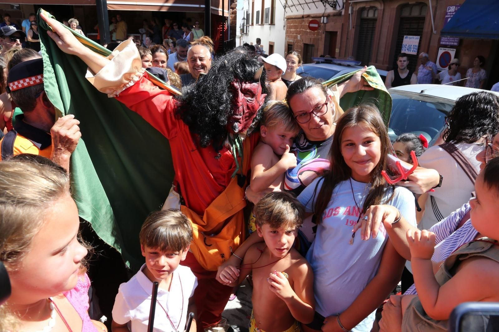 Las mejores imágenes de la fiesta de la Diablilla en Montoro: sustos, diversión y un espectacular tobogán gigante