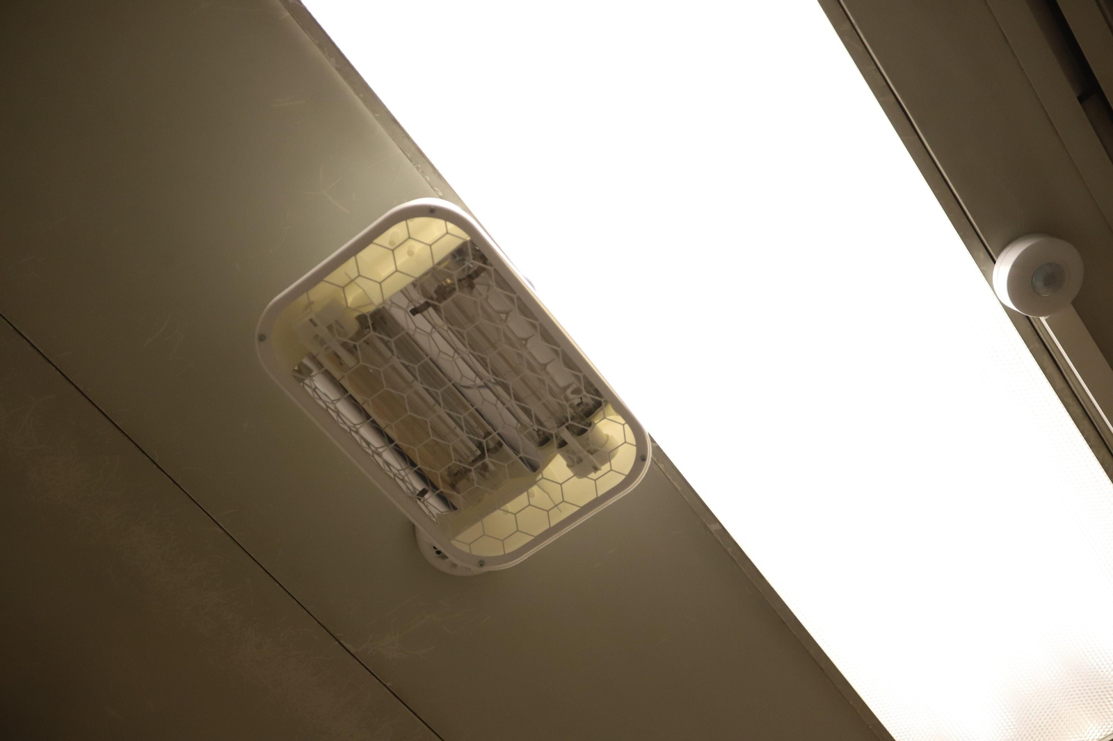 Imágenes del Corte Ingles retomando su actividad en la fase dos de la desescalada en Huelva