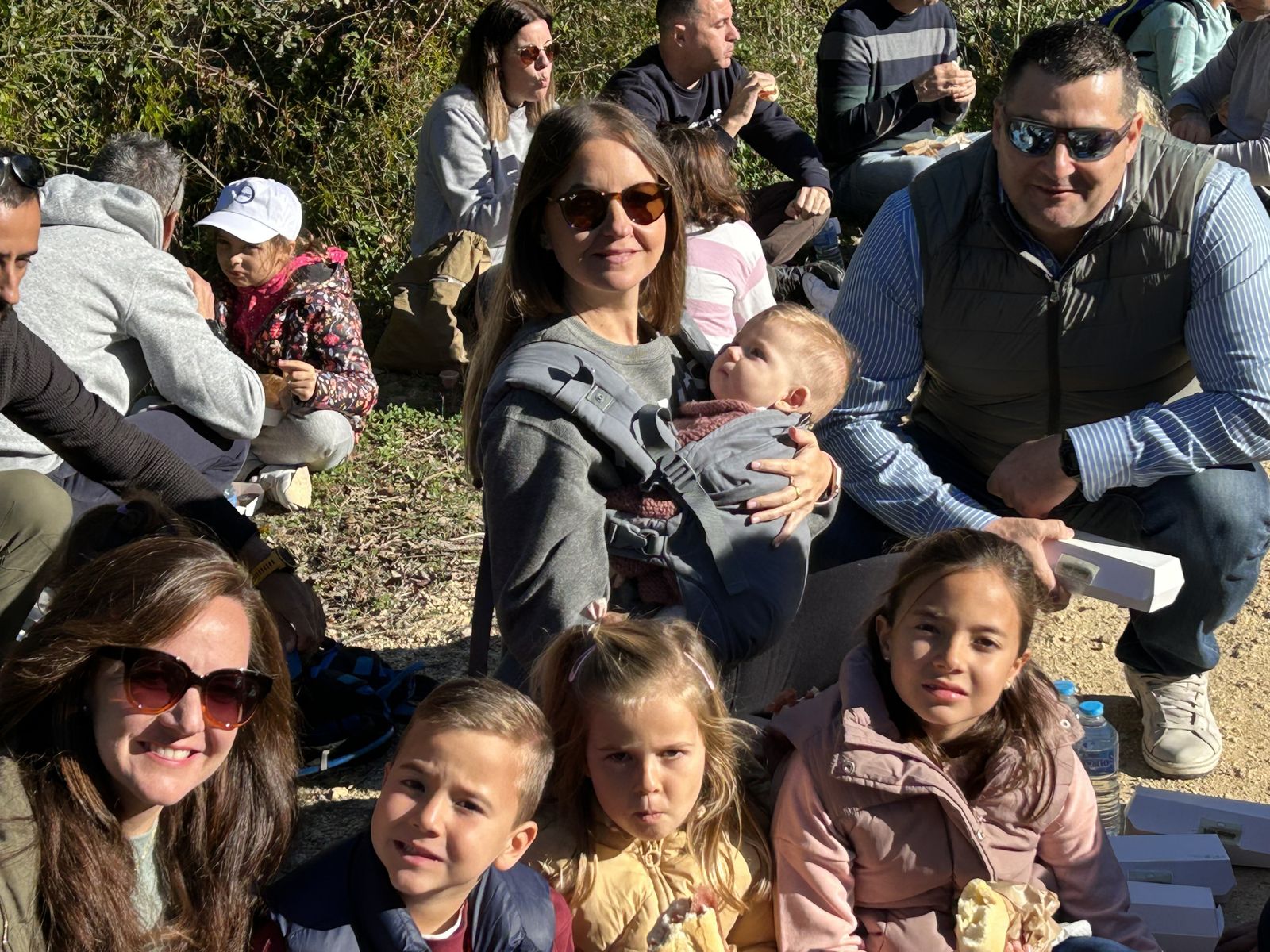 Jornada de reforestación en El Palancar por trabajadores de Acerinox, en imágenes