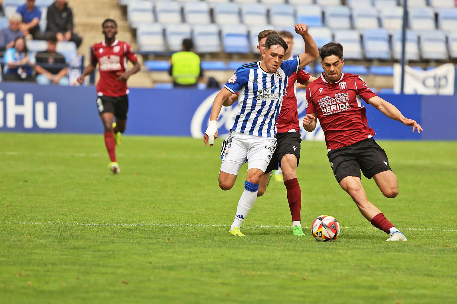 Imágenes del encuentro entre el Recreativo de Huelva y la AD Mérida