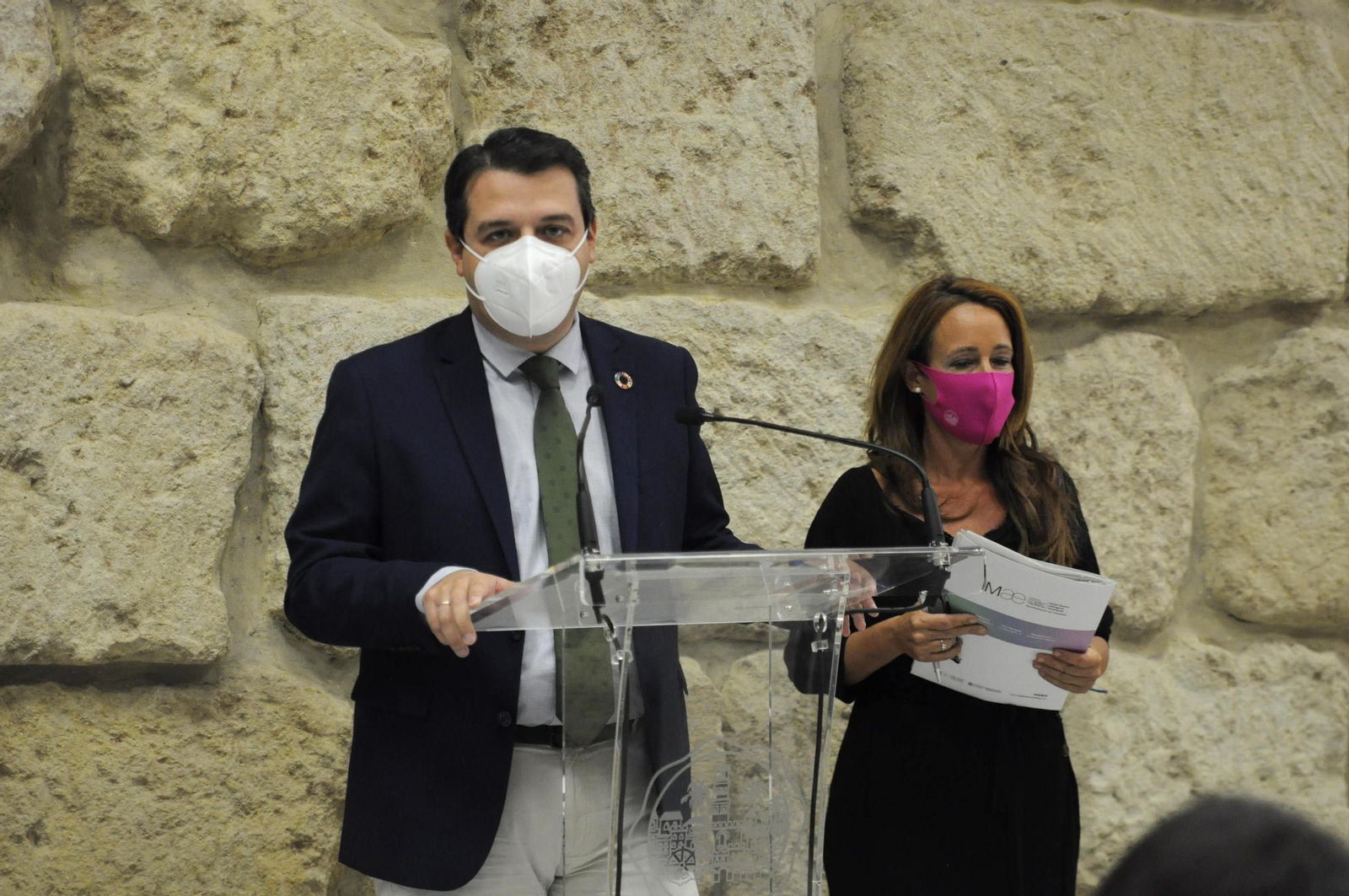 José María Bellido y Marian Aguilar, en la rueda de prensa sobre el Festival de la Guitarra.