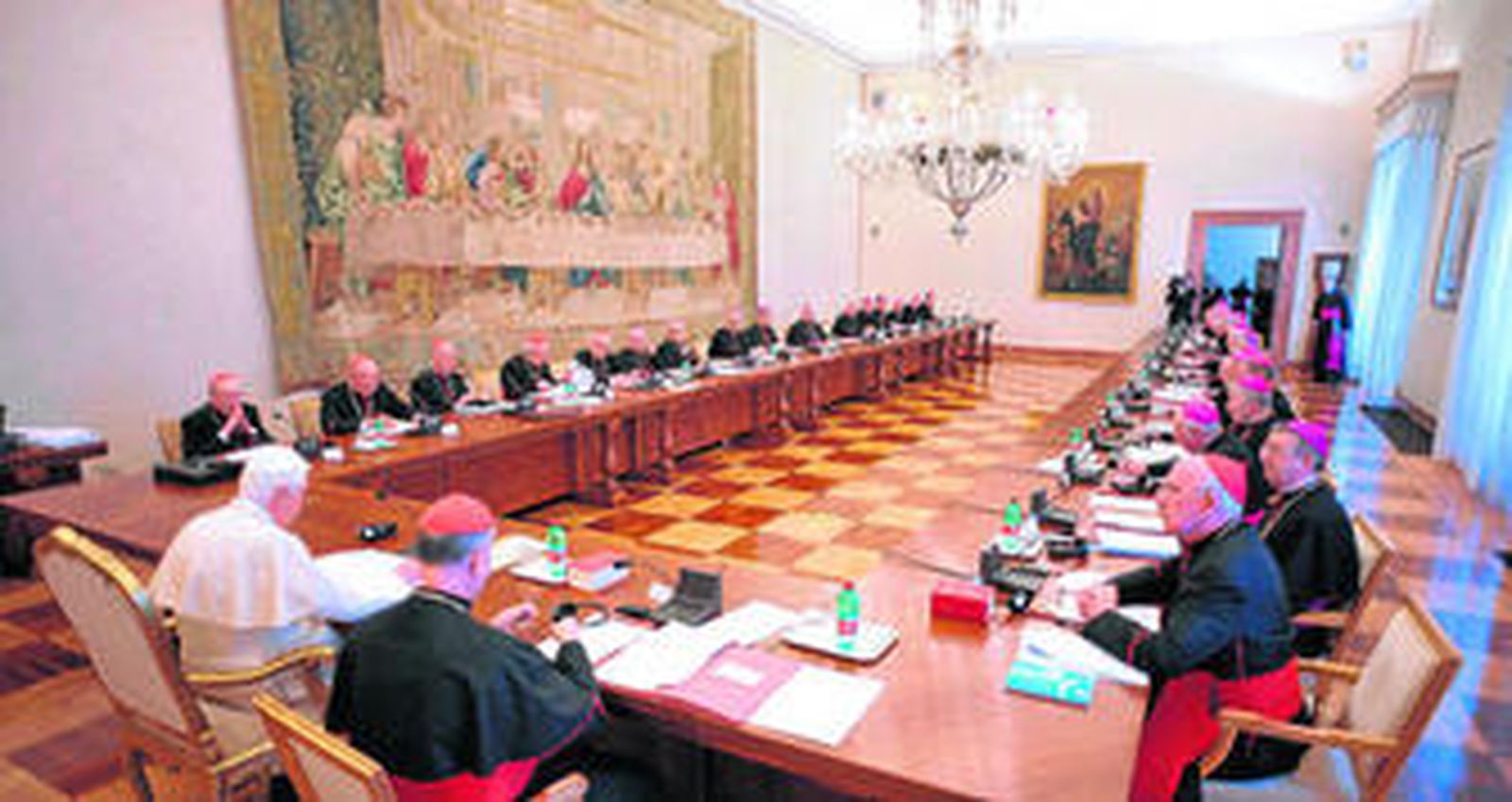 El Papa durante el encuentro que ha mantenido con representantes de la Conferencia Episcopal Irlandesa.