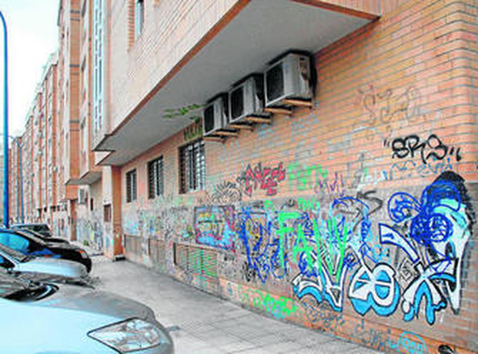 Aspecto de la trasera de las viviendas que colindan con el parque.