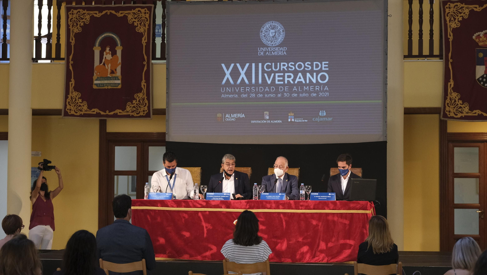 Fotogalería inicio XXII Cursos de Verano de la Universidad de Almería. Roquetas de Mar.