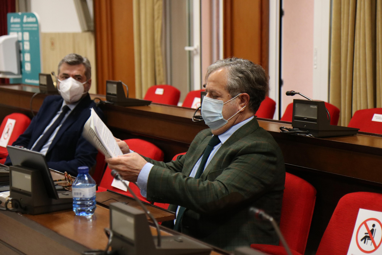 El delegado de Hacienda, Salvador Fuentes, en un Pleno municipal.