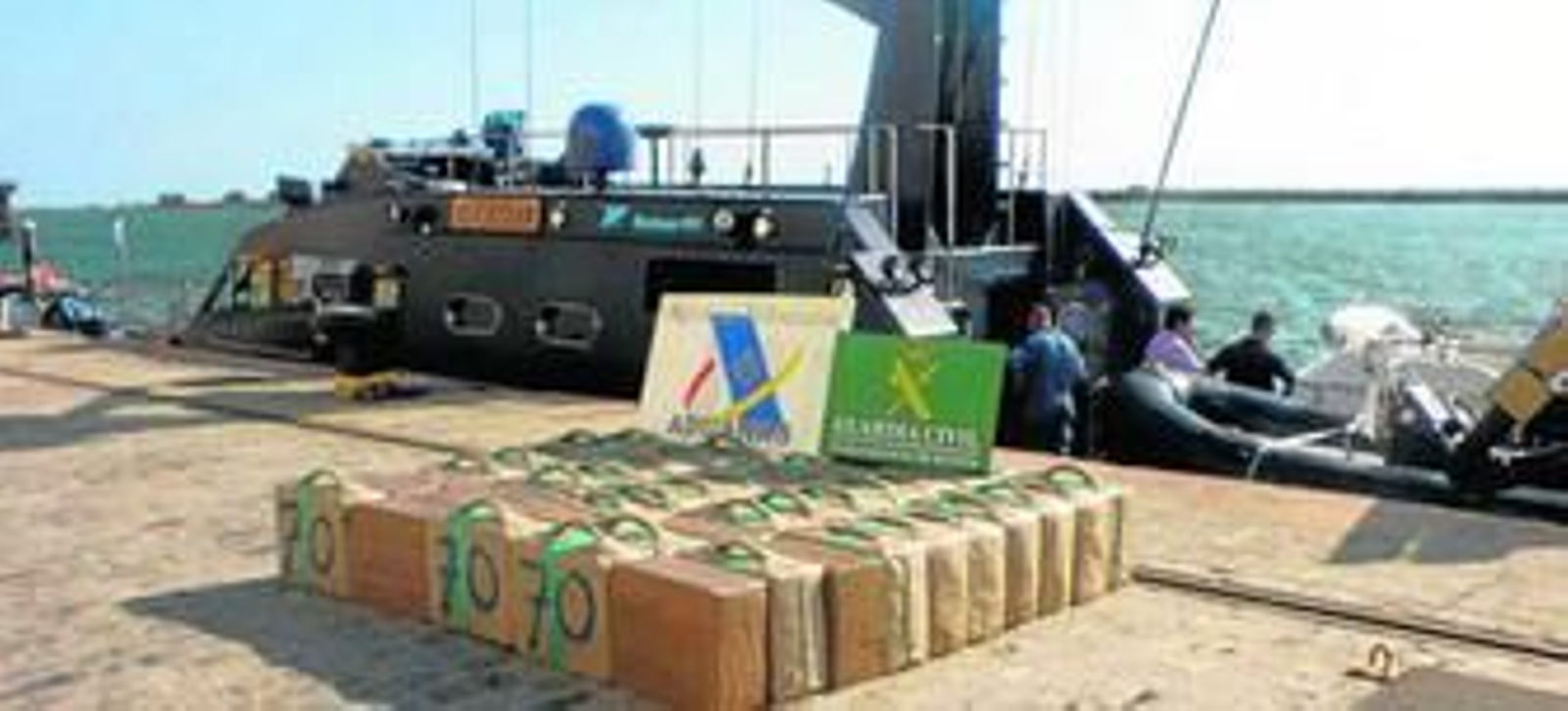 Los agentes intervinieron medio centenar de fardos con la droga, desembarcados en el Puerto de Huelva.