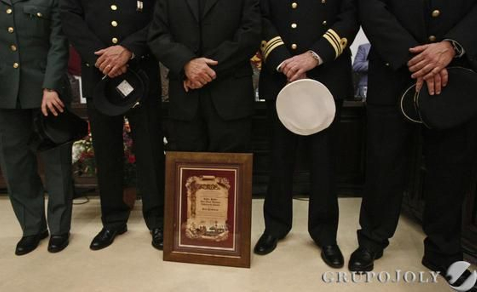 El Ayuntamiento de La Línea nombra Hijo Predilecto al arcipreste de la ciudad, que solicita unión "para sacar el pueblo adelante".

Foto: Paco Guerrero