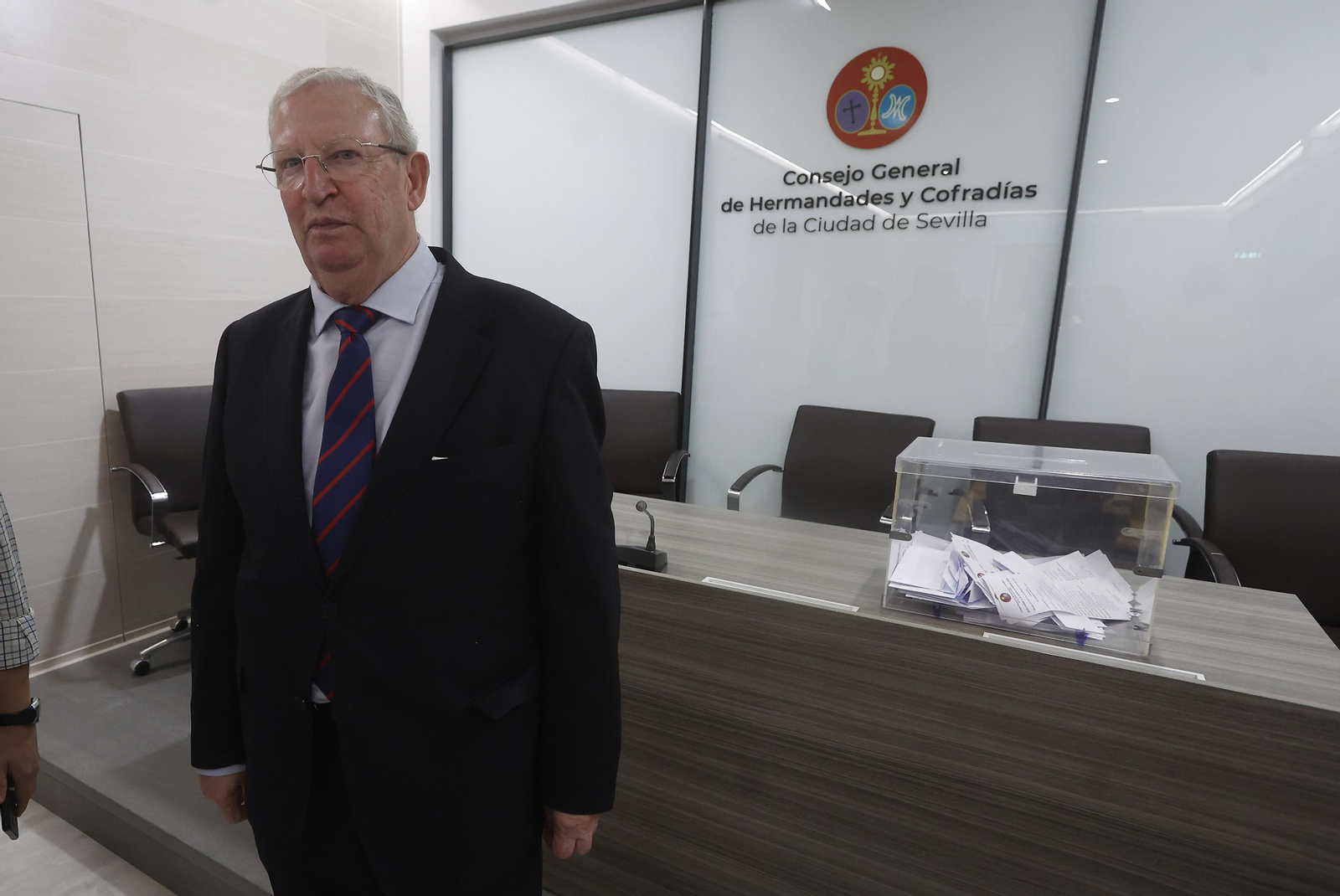 Francisco Vélez, reelegido presidente del Consejo de Cofradías de Sevilla