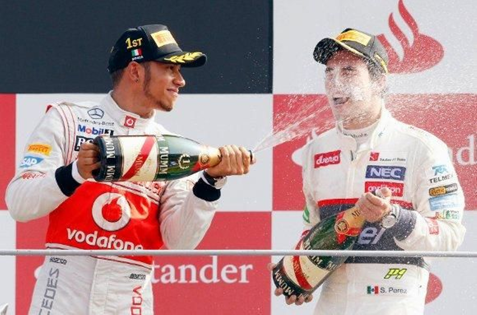 Sergio Pérez llega a McLaren y Lewis Hamilton ficha por Mercedes