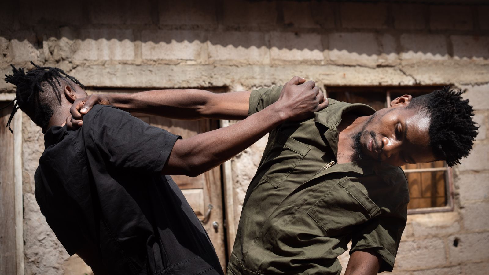 Los bailarines mozambiqueños, Fenias Nhumaio y Deissane Machava