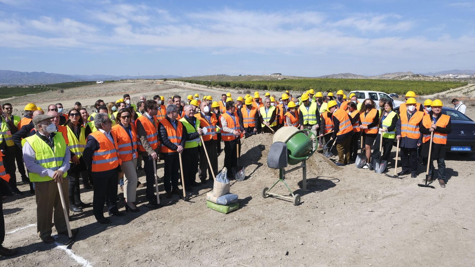 Pala en mano para conseguir el AVE