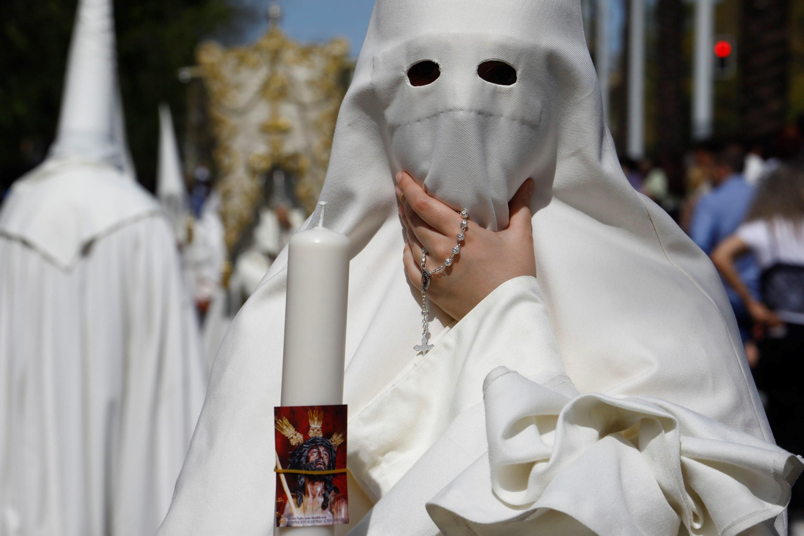 Lunes Santo en Córdoba: la procesión de la Merced, en imágenes