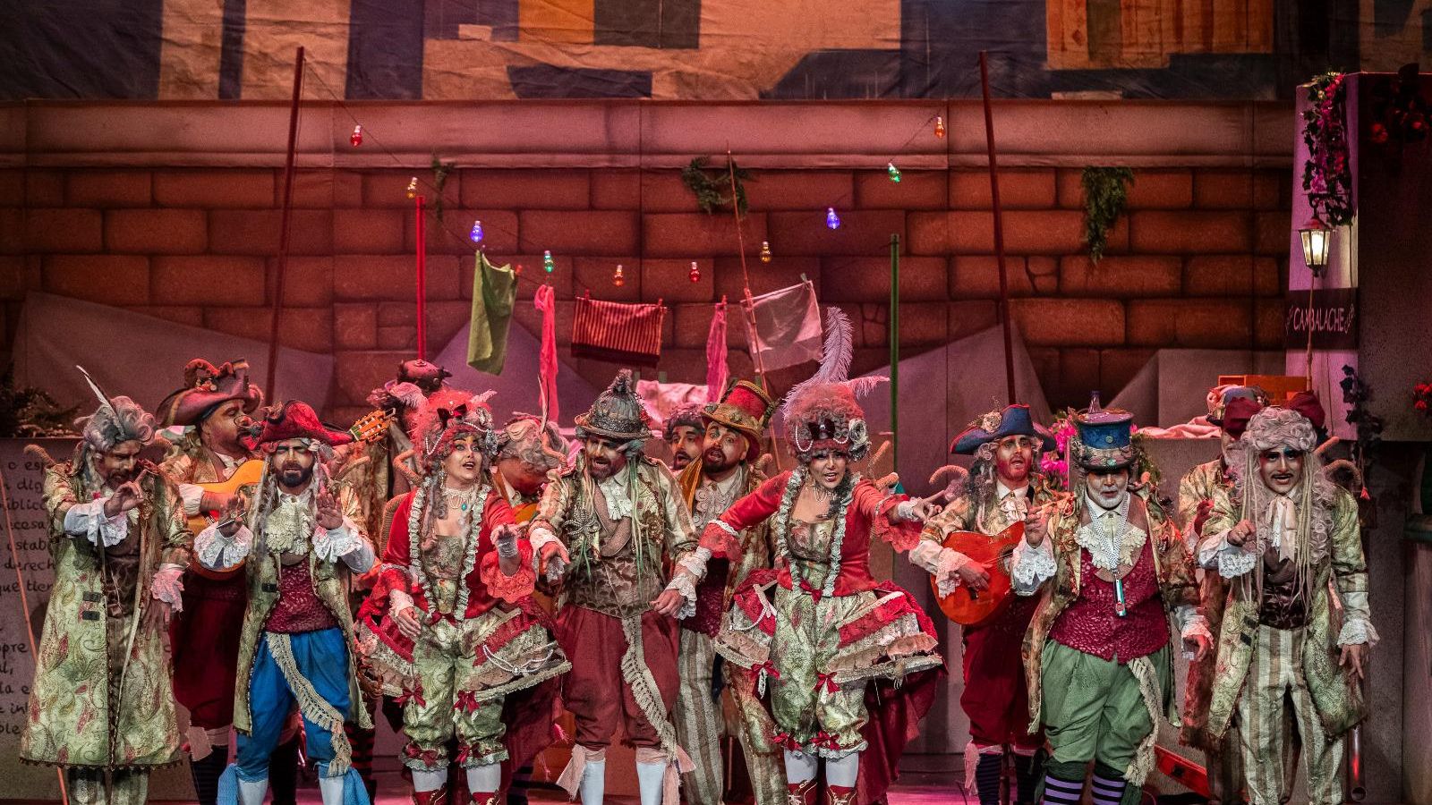 Búscate entre las mejores imágenes de la final del COAC 2025 del Carnaval de Cádiz