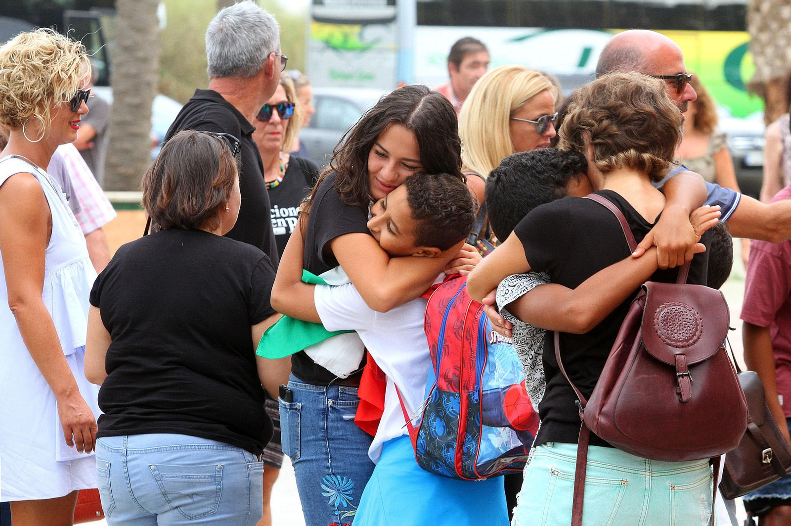 Despedida de los niños saharauis con sus familias de acogida, el pasado verano.