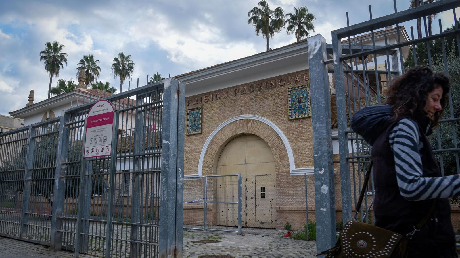 Entrada a la antigua Prisión Provincial por la calle de Mariano Benlliure