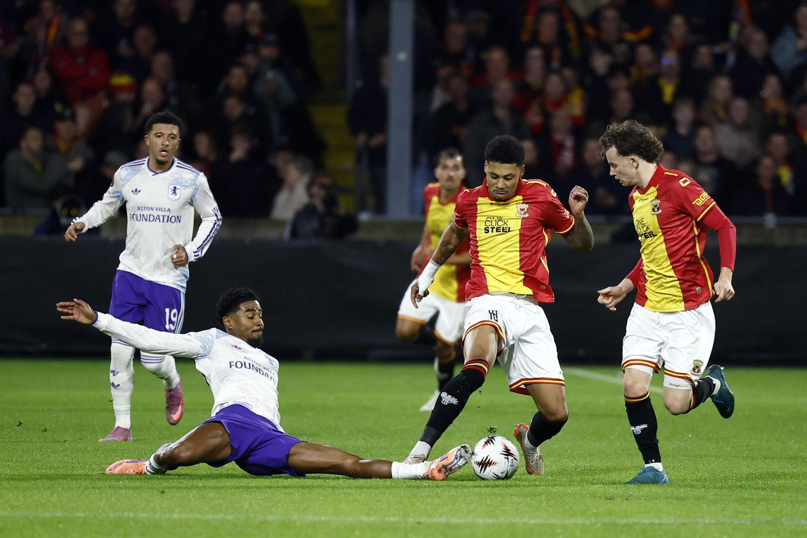 Go Ahead Eagles-Aston Villa (12).jpg