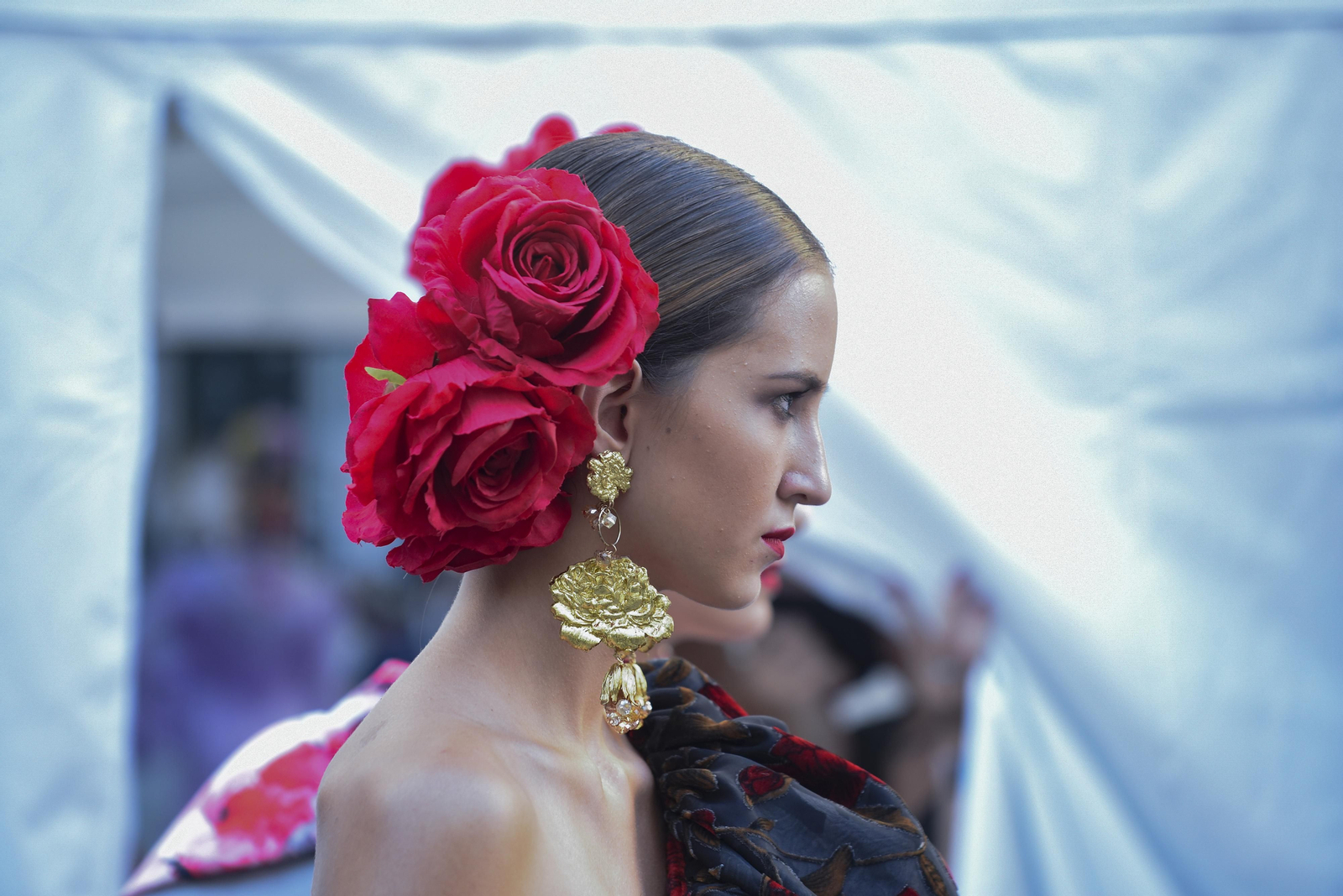 El desfile de moda flamenca de la Avenida de la Constitución, en imágenes