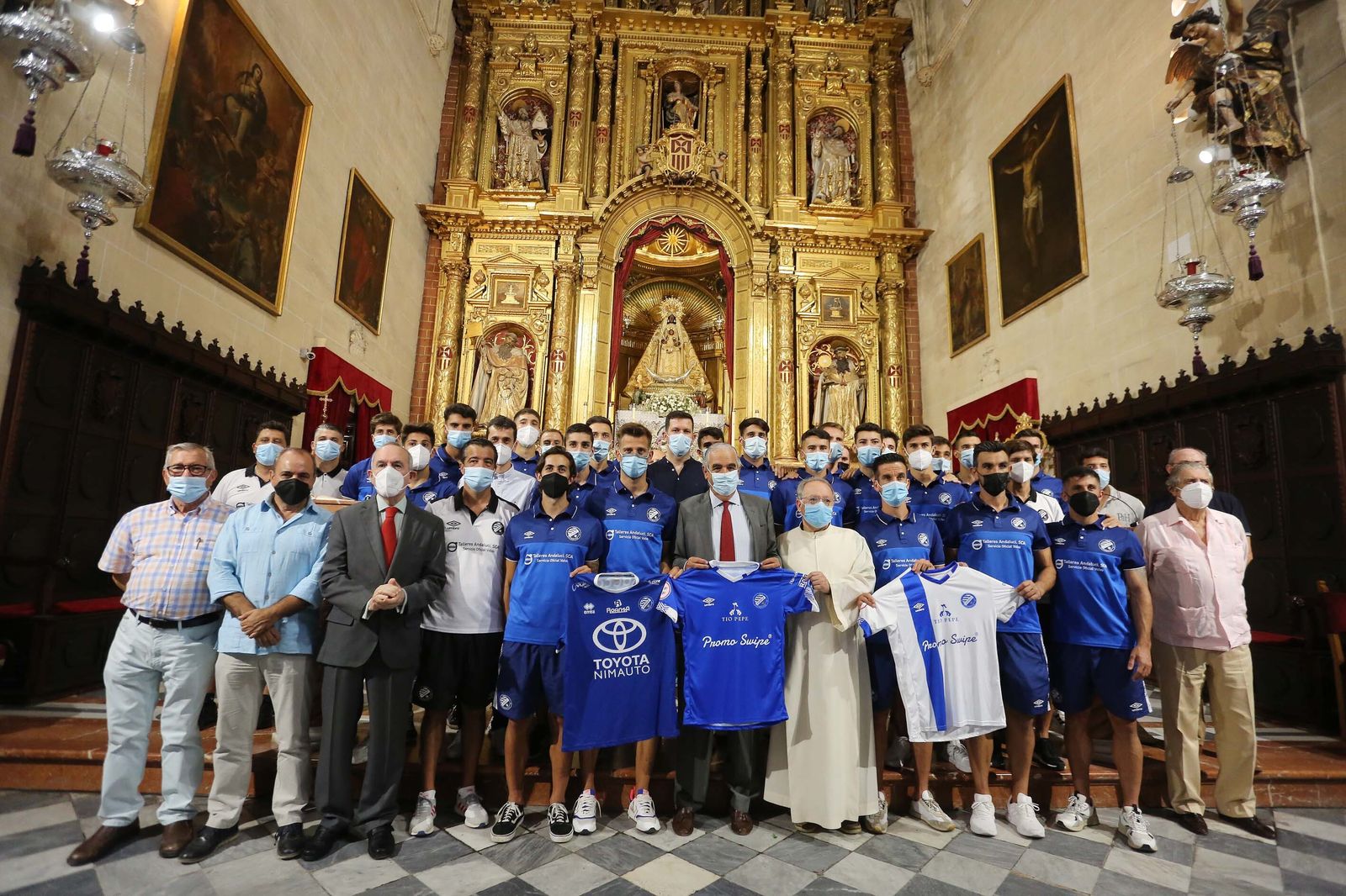 El Xerez DFC se ha postrado una campaña más ante las plantas de la Patrona, la Virgen de la Merced.