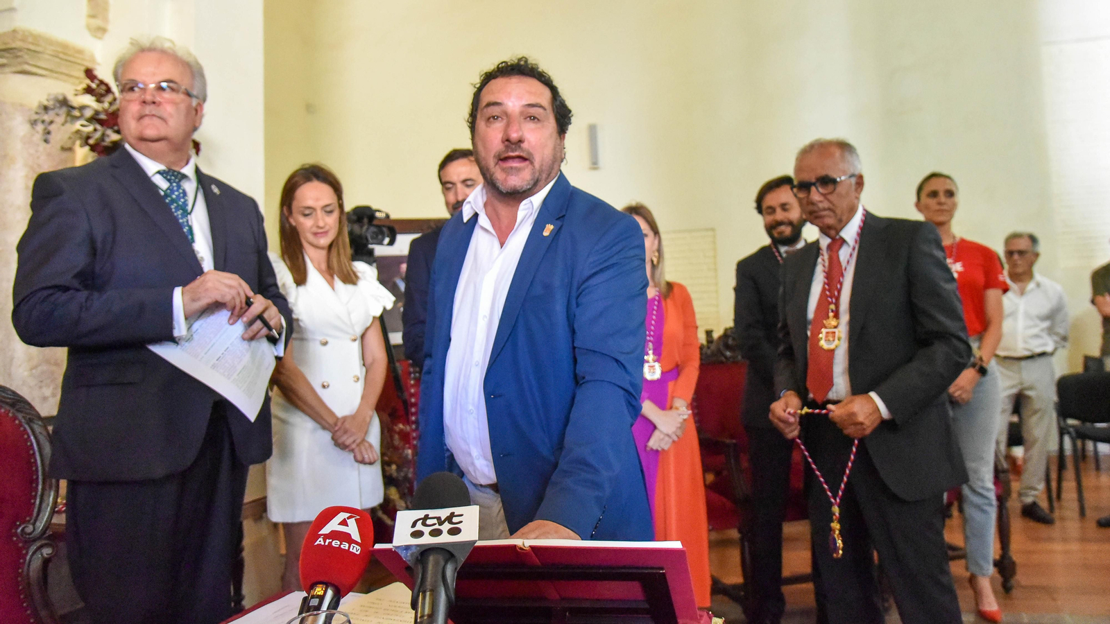 La investidura de Jóse Antonio Santos como Alcade de Tarifa, en imágenes