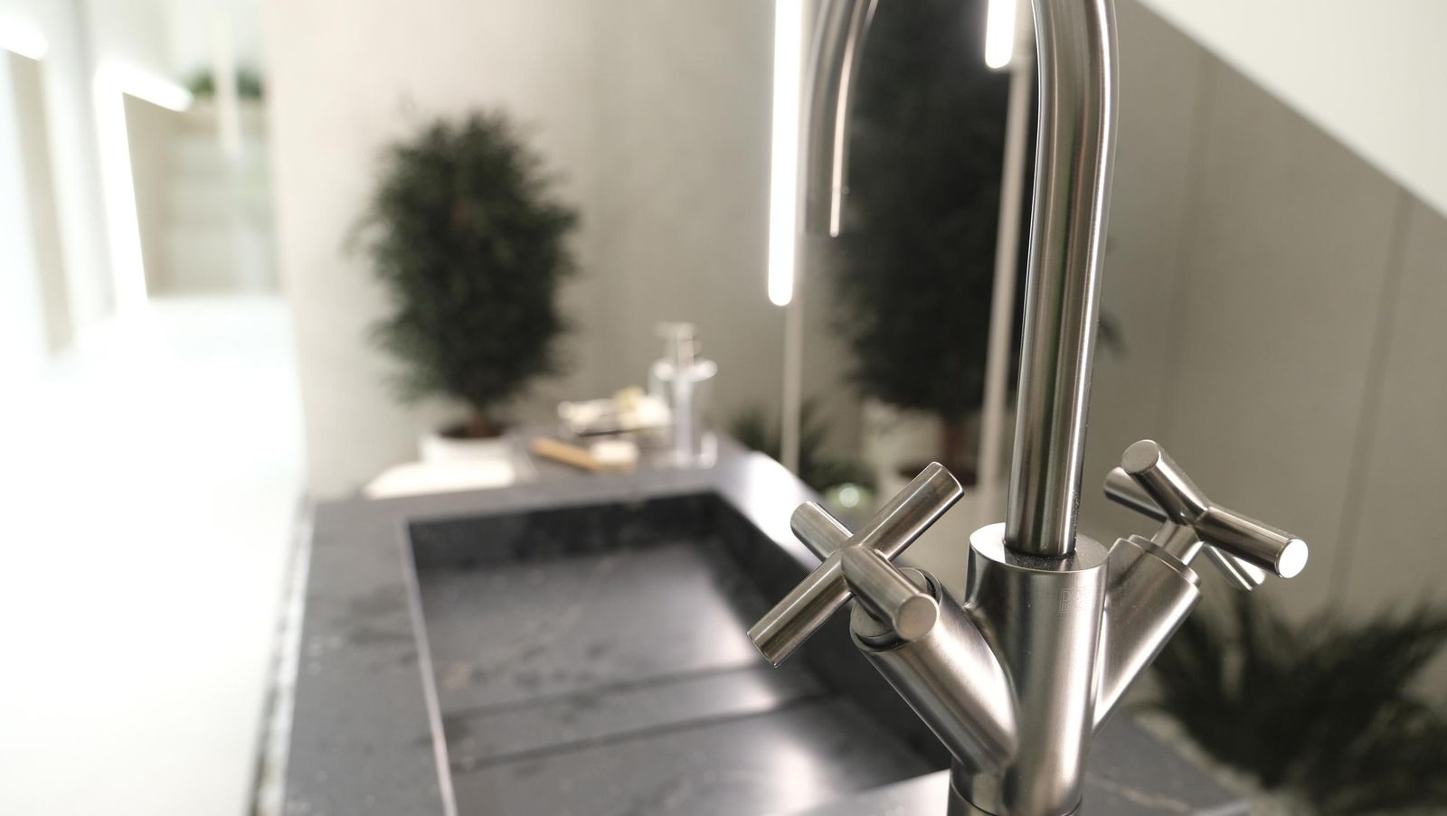 Cosentino City llega al Paseo de Almería , en imágenes