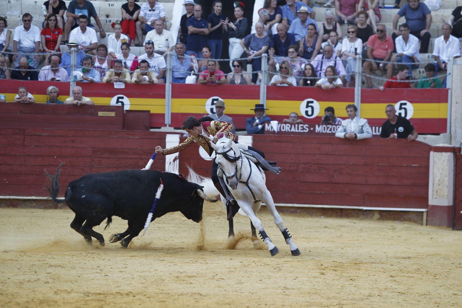Fotogalería corrida de rejones. Feria de Almería 2019
