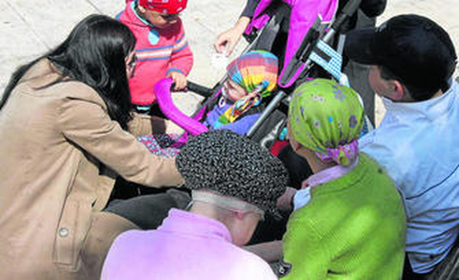 Un grupo de pequeños enfermos de cáncer.