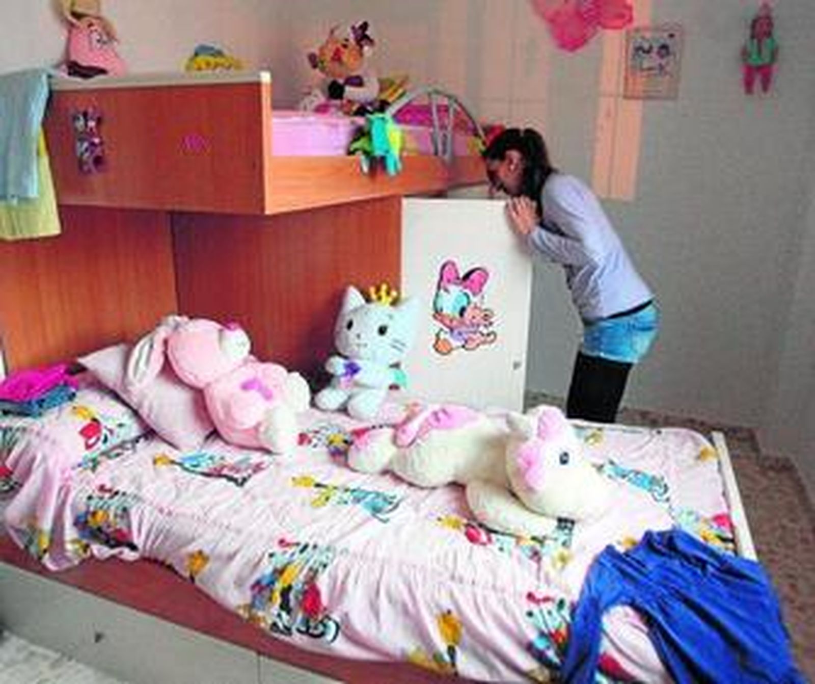 Habitación de una familia de la calle El Almendro de Huelva capital con orden de desahucio a finales del año pasado.