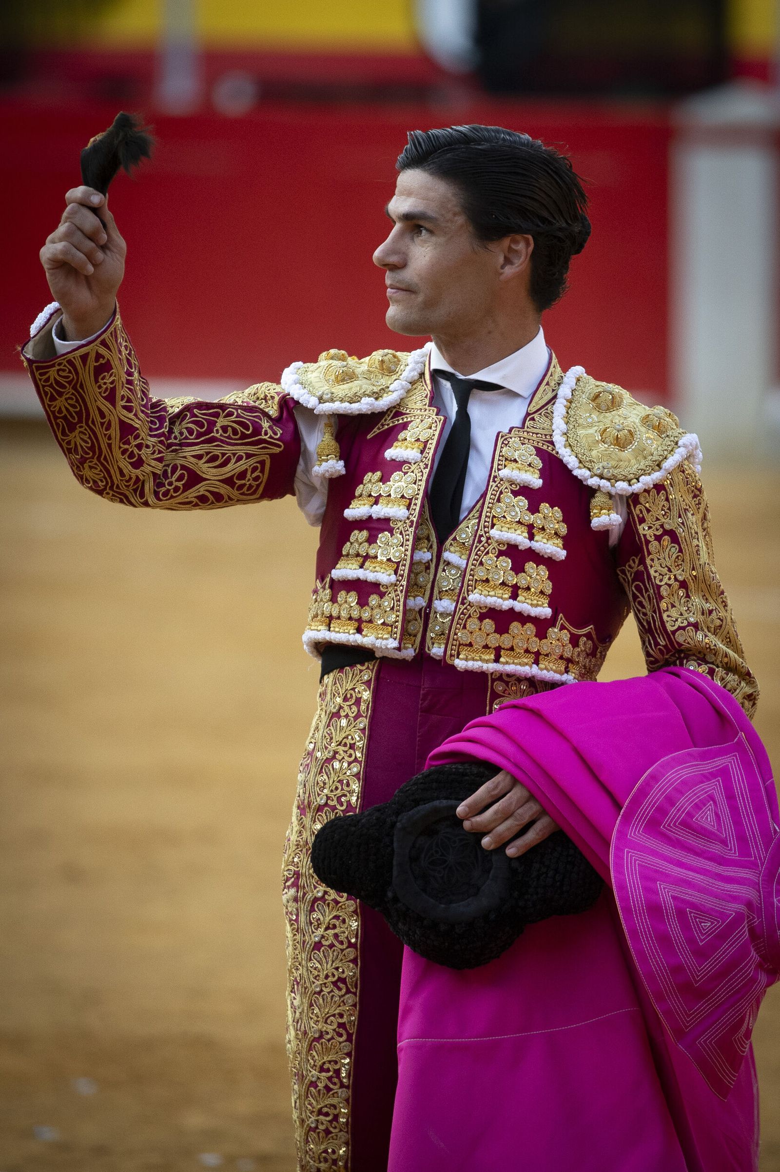 El Fandi vuelve a deleitar ante su afición