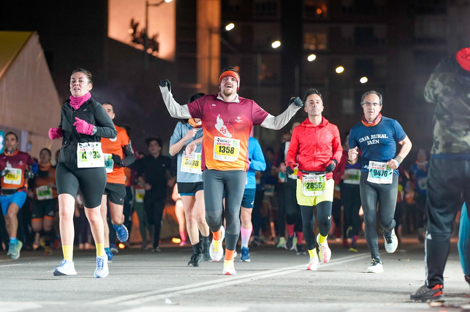 En imágenes: búscate en tu llegada a meta de la Carrera de San Antón 2026 (12)