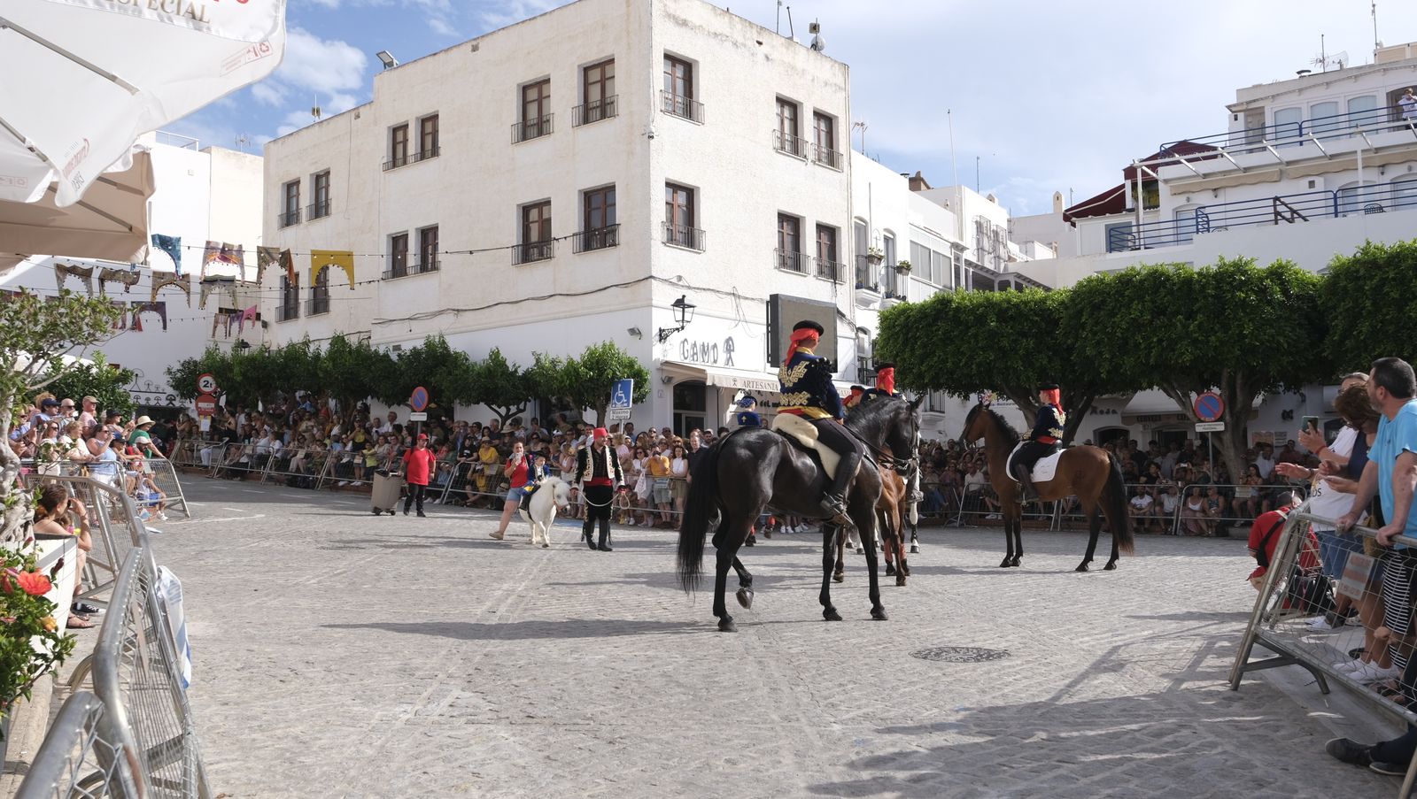 Imágenes del desfile de Moros y Cristianos 2023, en Mojácar