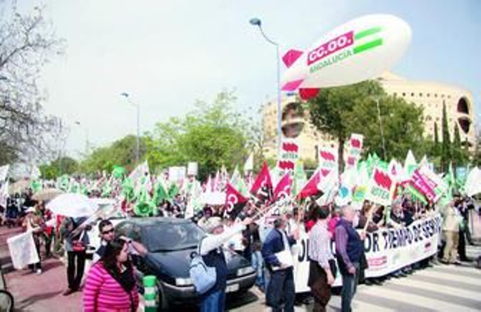 Manifestación de los interinos a las puertas de la Consejería de Educación en Sevilla.