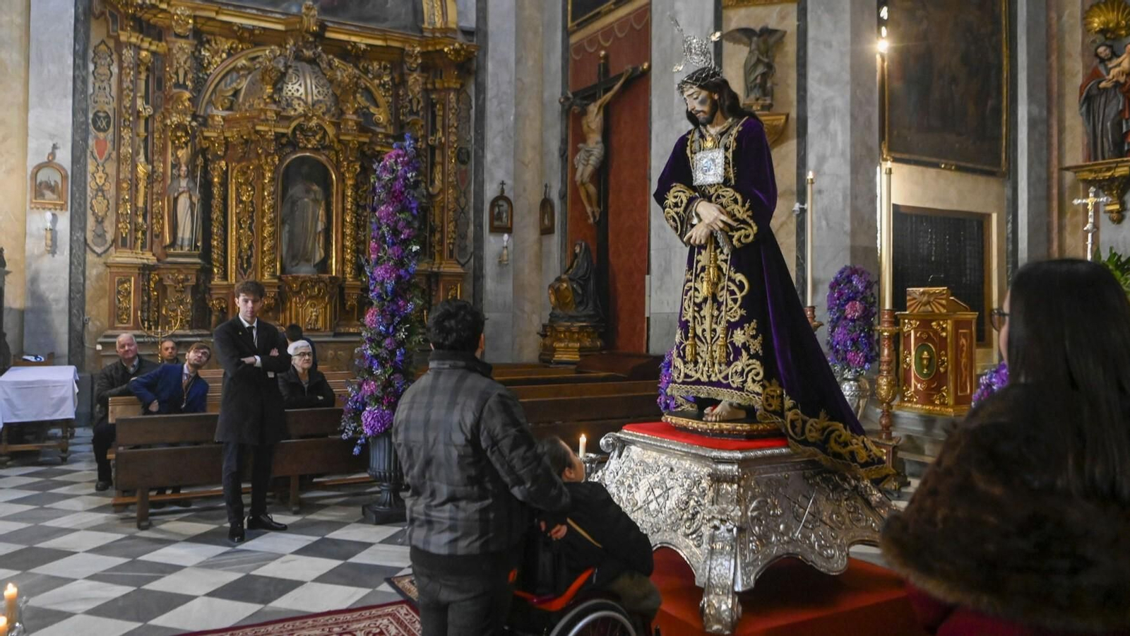 Fotogalería: Tradicional y Devoto Besapiés Nuestro Padre Jesús del Rescate 2025