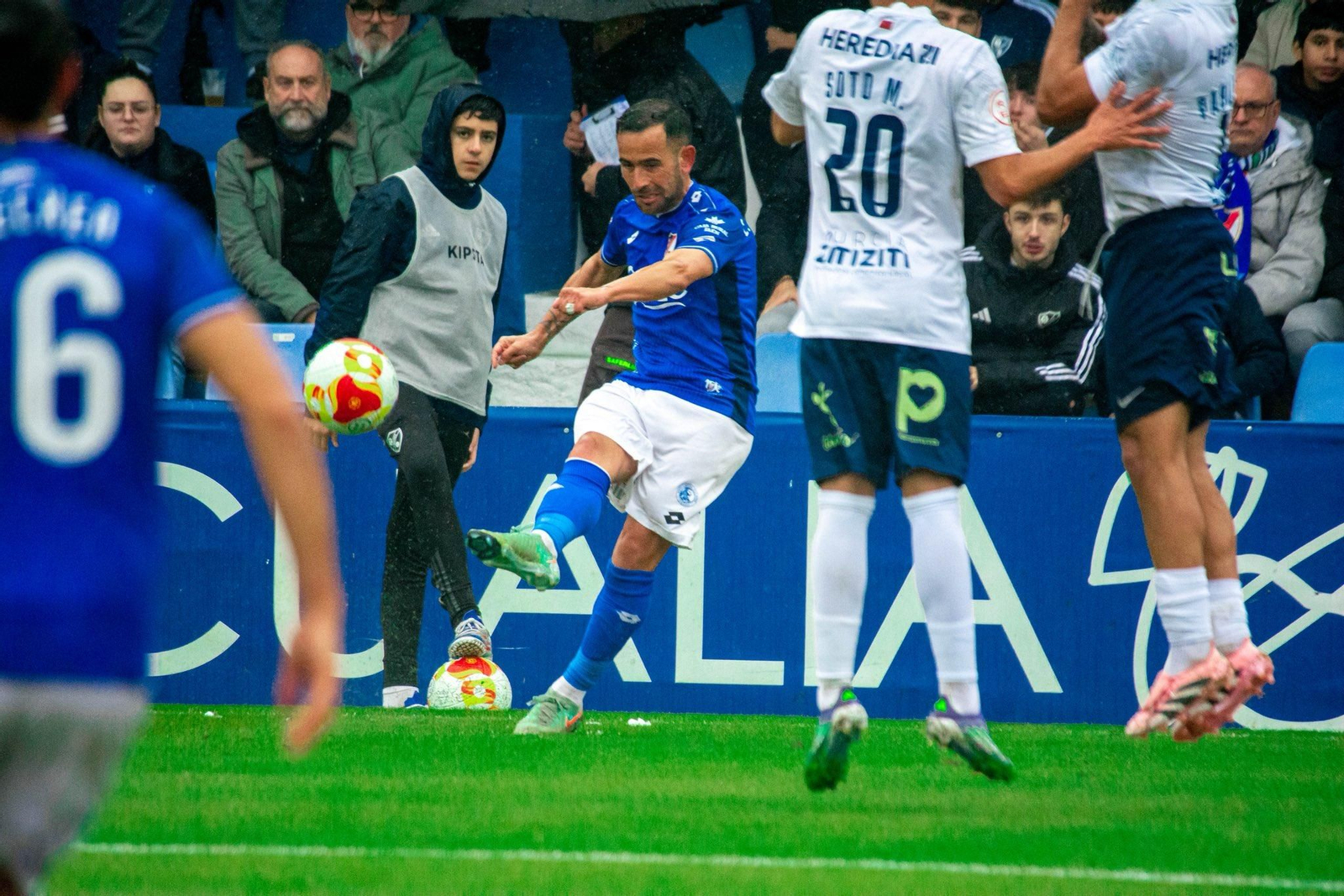 Menudo, en una acción en el choque ante el UCAM Murcia.
