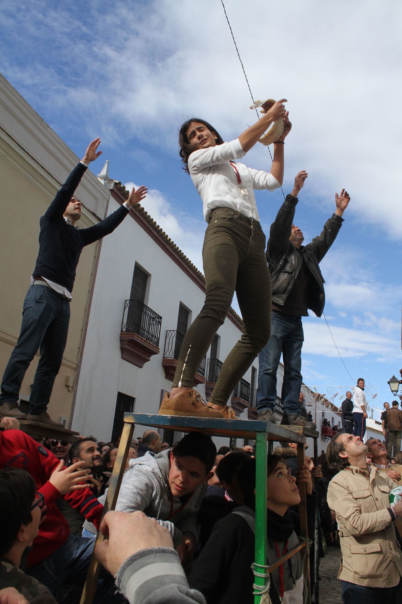 Imágenes de las tiradas en honor a San Antonio Abad en Trigueros