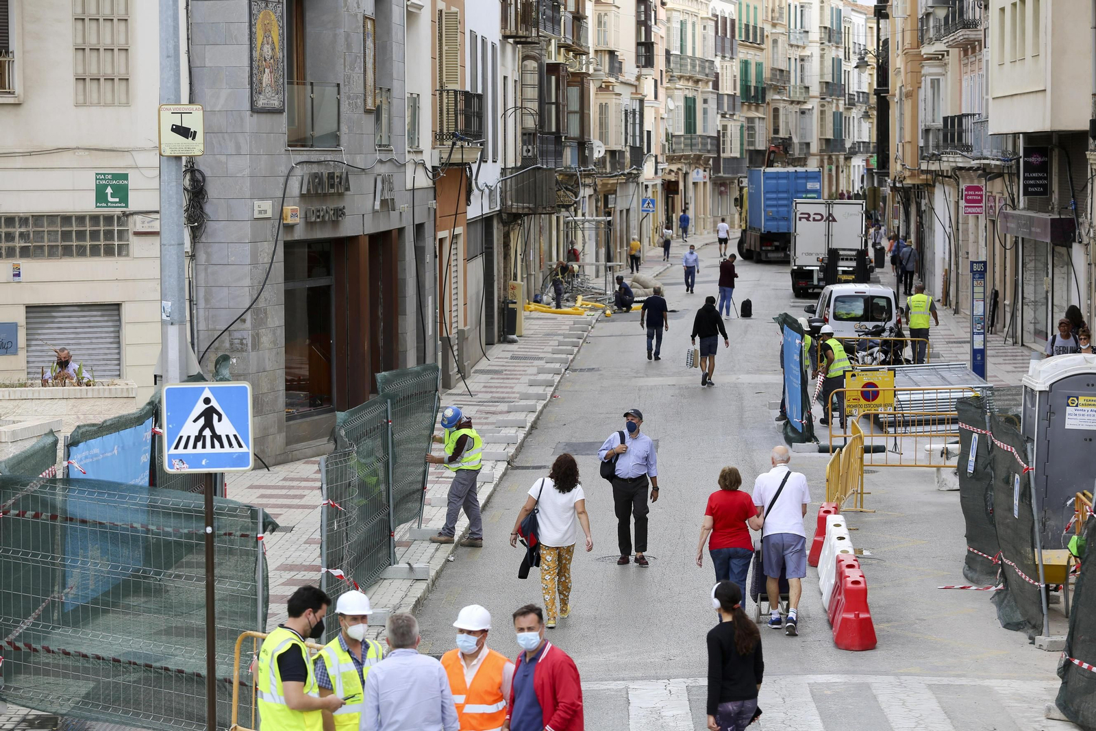 La calle Carretería de Málaga ya está en obras, en fotos