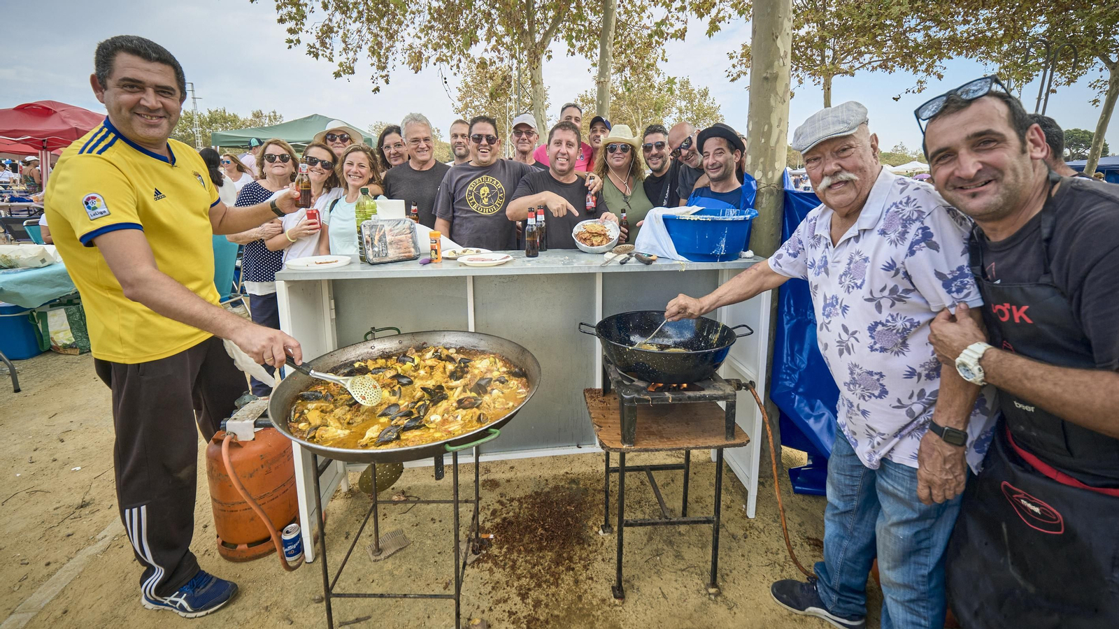 Concurso de paellas en Las Canteras.