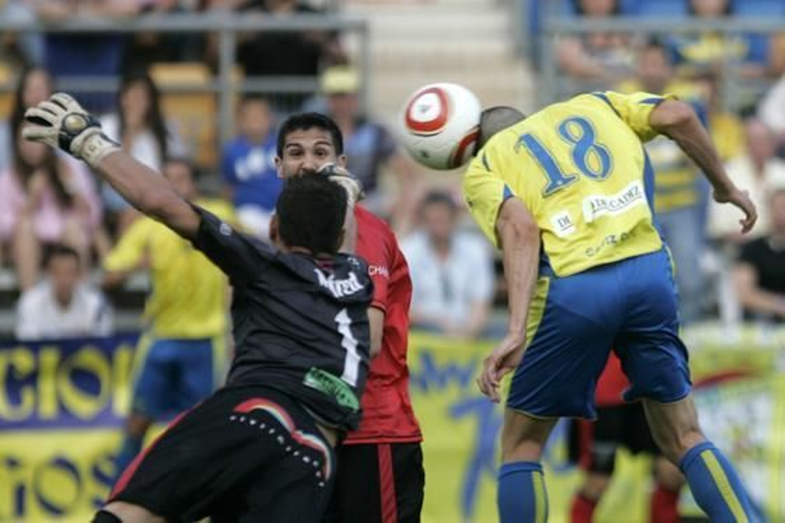 El que sí lo hizo fue Moreno, que remató así un pase de Cifu para poner el 2-0.

Foto: Jesus Marin