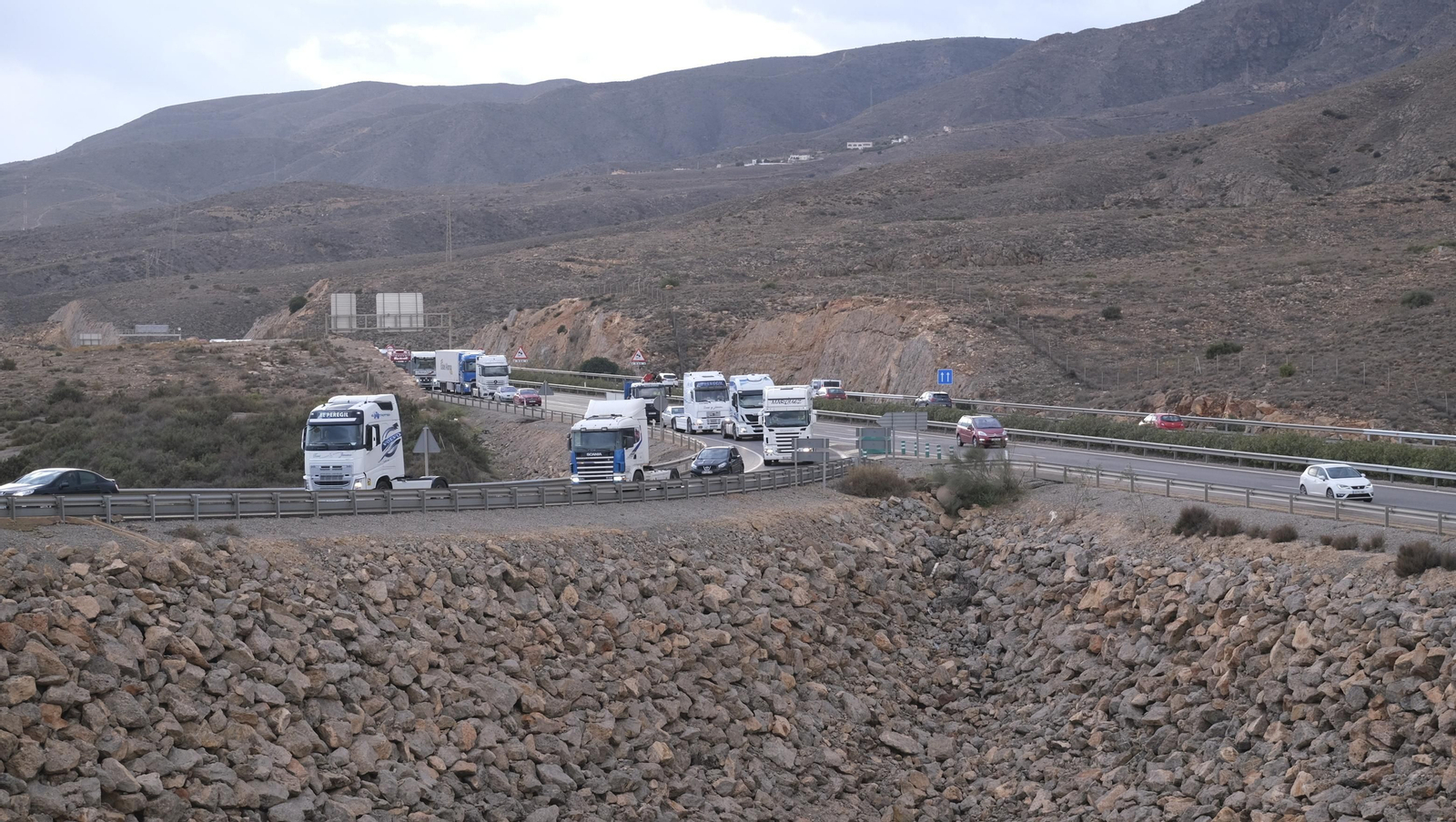 Fotogalería de la protesta de los camioneros de Almería