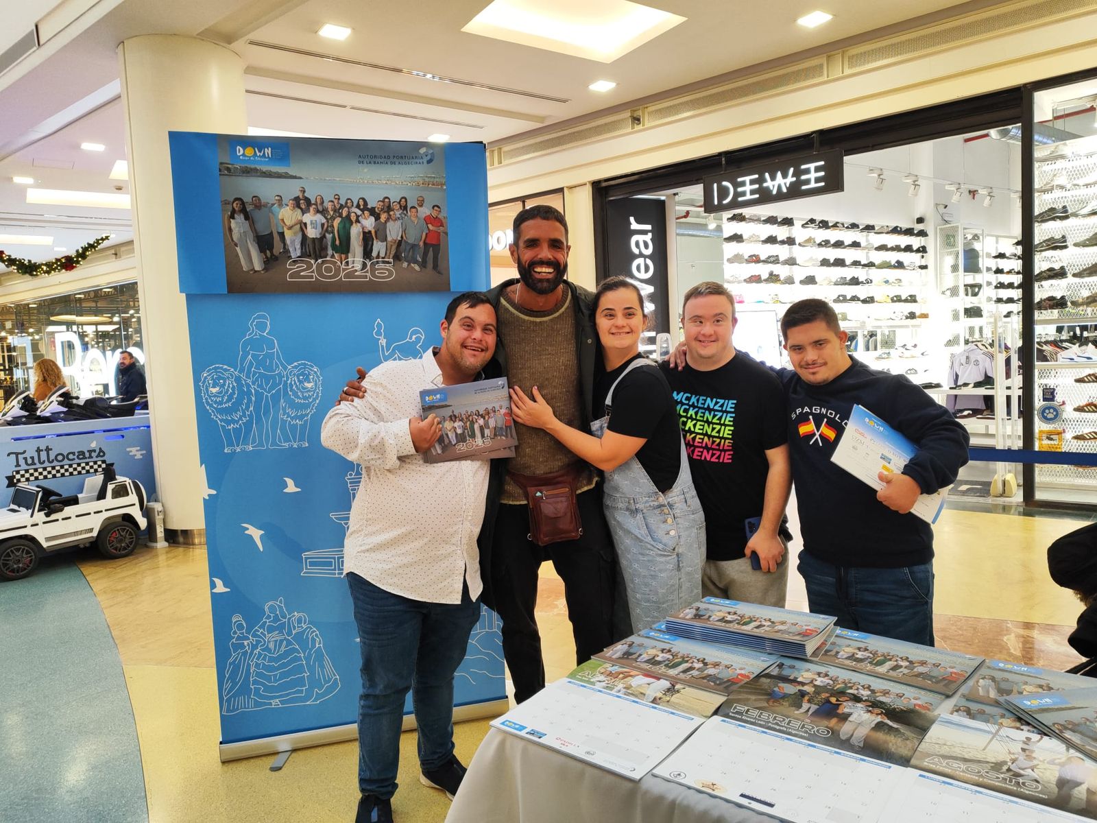 Usuarios de Besana, con Yerai Blanco de Los Rebujitos.