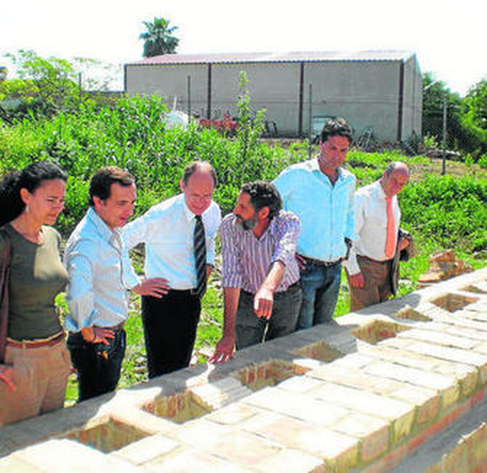 Díaz Trillo, junto a concejales del PSOE de Gibraleón.