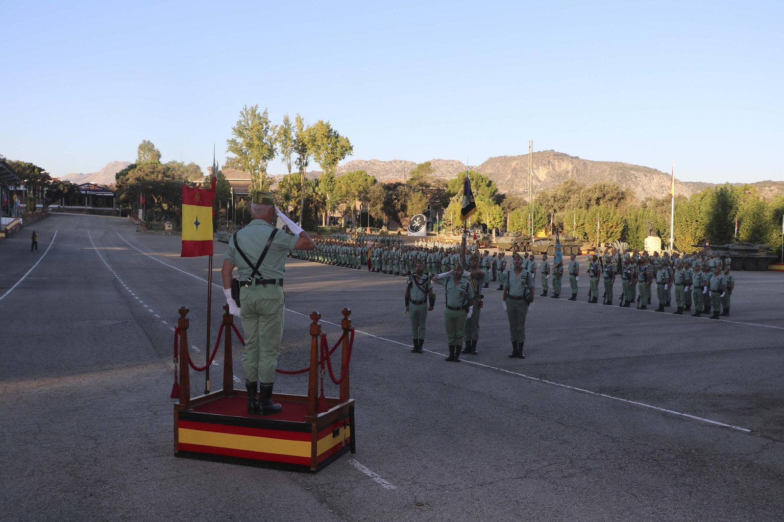 Las imágenes de la despedida del general Melchor Marín de la Brigada Rey Alfonso XIII de La Legión