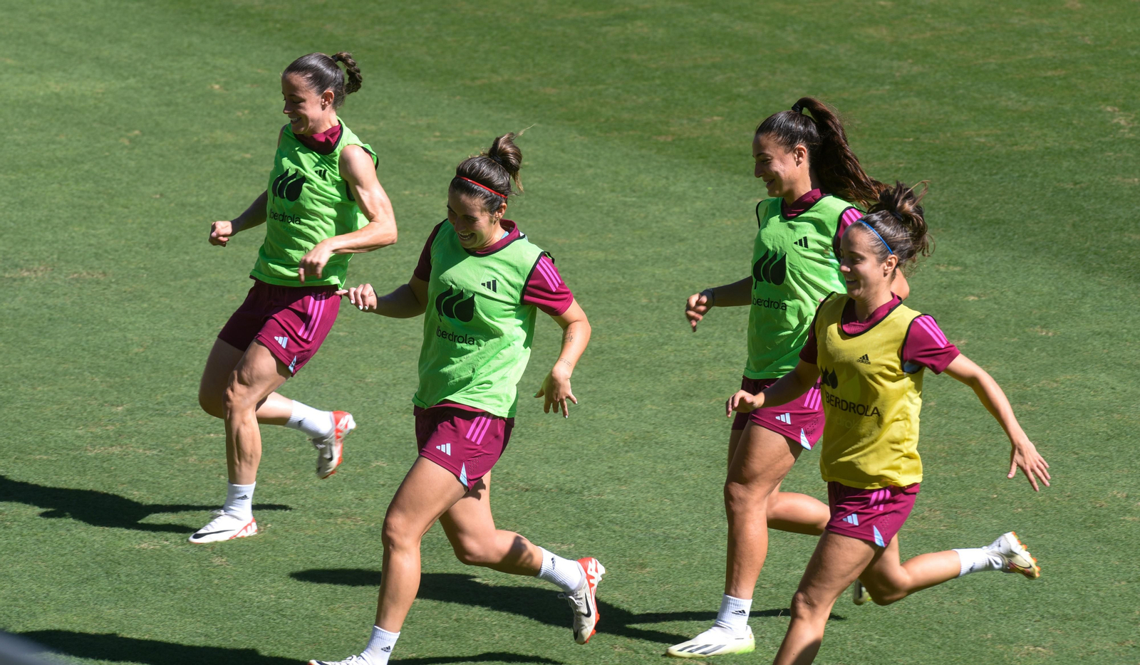 El entrenamiento de la Selección Española Femenina, en imágenes