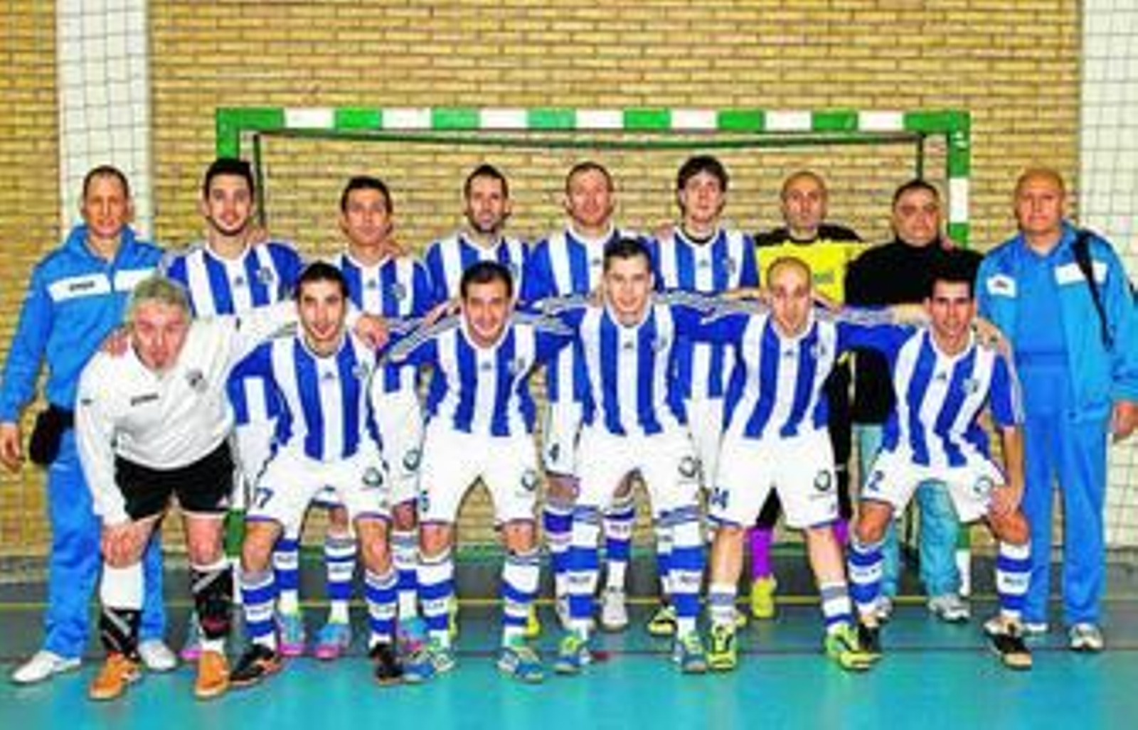 El conjunto onubense posa en Pino Montano, antes de la final del Campeonato de España para Sordos.