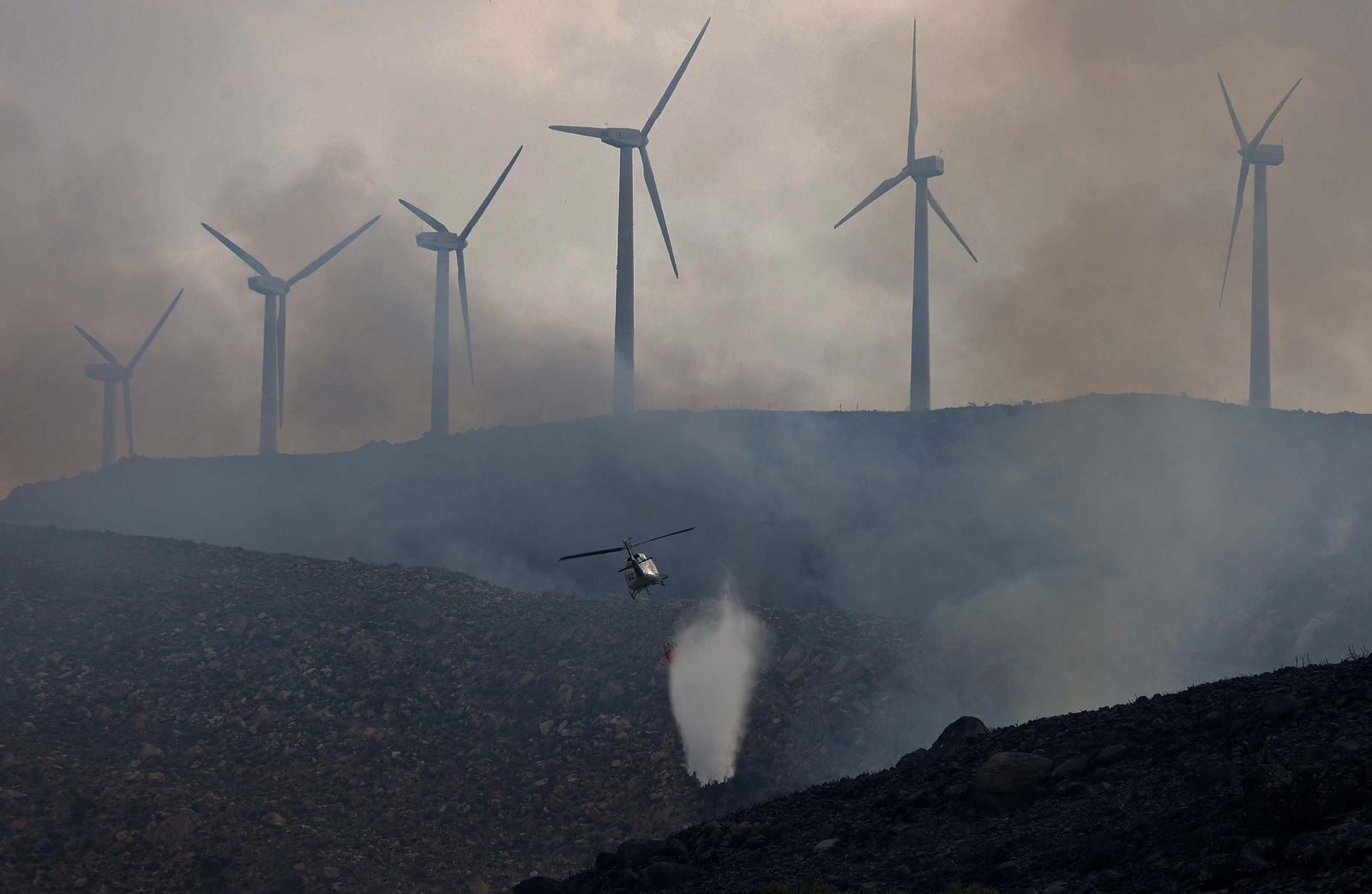 Fotos del incendio forestal de Torre de la Peña en Tarifa