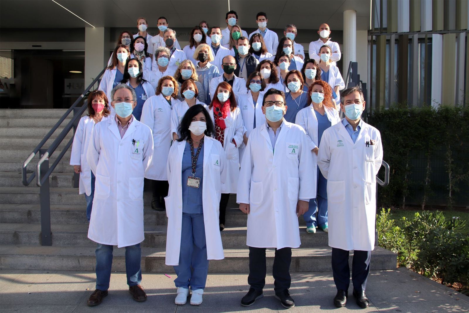 El equipo de profesionales que conforman el servicio en el Virgen Macarena.